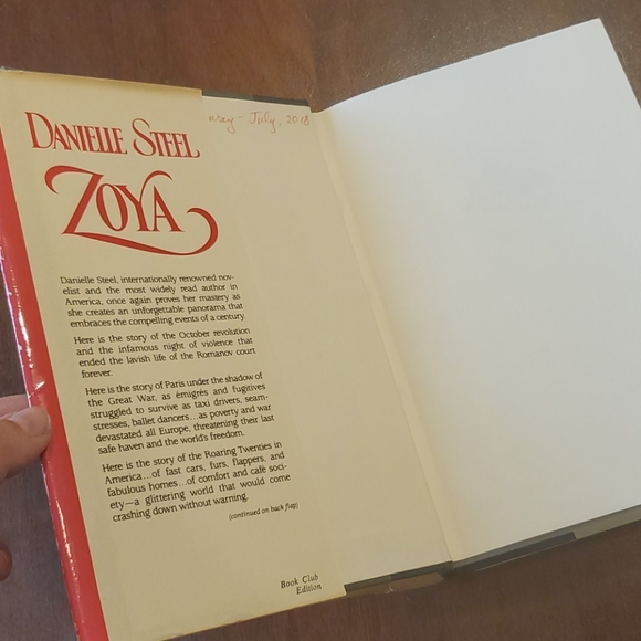 4 for $25! Lot of Danielle Steel Books 📚 - Picture 12 of 13